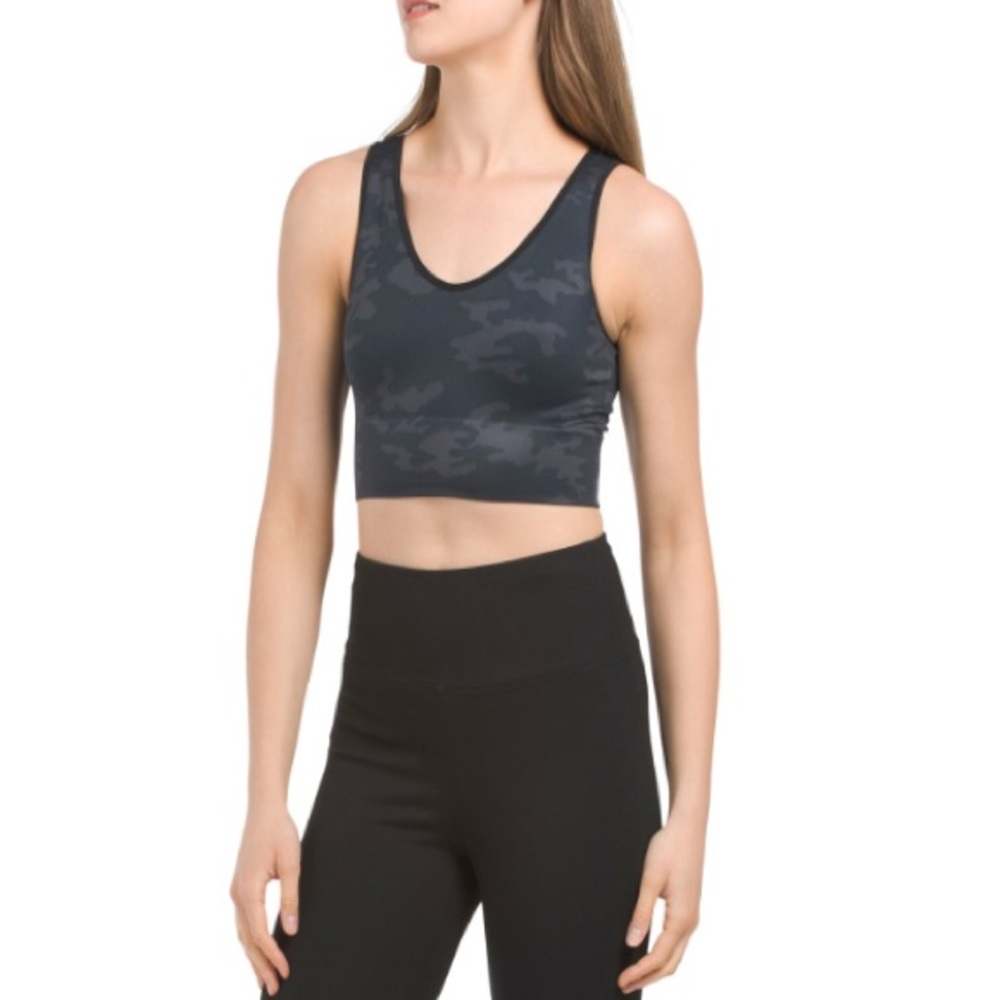 NWT SPANX
Lamn Crop Top
